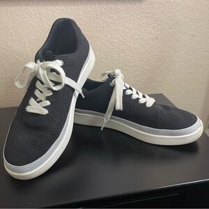 Vionic Galia Women’s Sneakers    Size 9.5